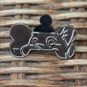 DISNEY 2017 Bolt Dog Bone Series Chaser Pin
